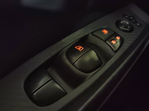 Used 2021 Nissan Sentra SV FWD image 27