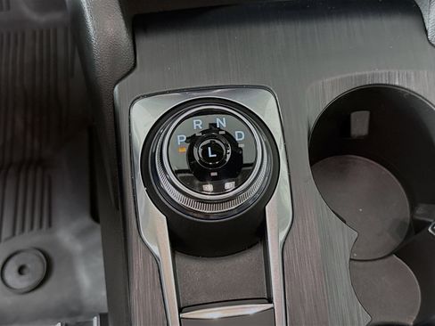 Used 2025 Ford Escape SE w/ Class II Trailer Tow Package image 61