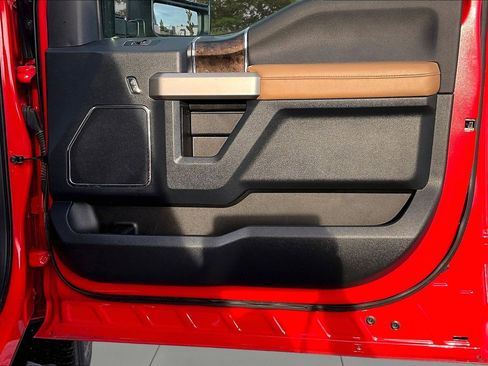 Certified 2022 Ford F250 Lariat w/ Chrome Package image 29