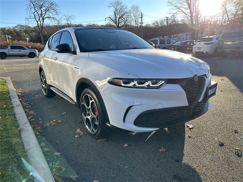Used 2024 Alfa Romeo Tonale Veloce image 2