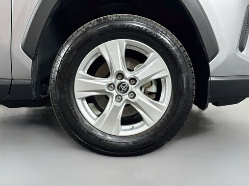 Used 2021 Toyota RAV4 LE AWD/4WD image 41