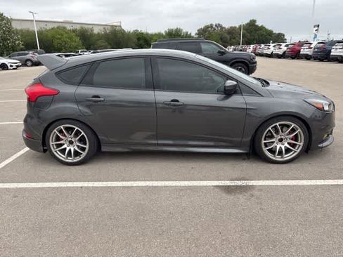 Used 2017 Ford Focus ST image 6