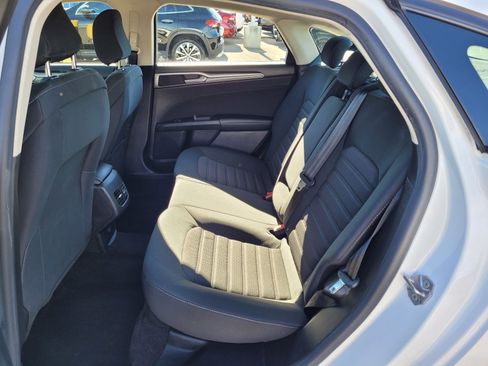 Used 2020 Ford Fusion SE image 13