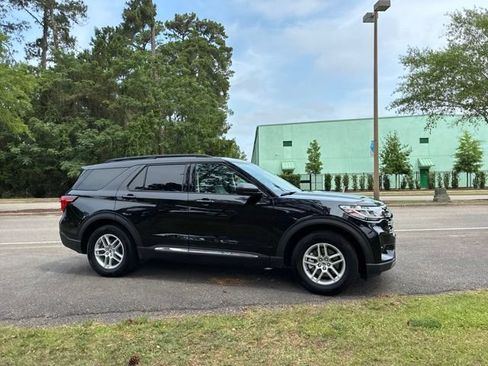 Used 2025 Ford Explorer Active w/ Active Comfort Package RWD image 3