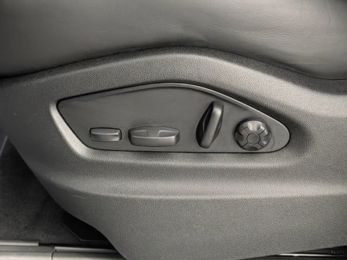 Certified 2023 Porsche Cayenne GTS AWD/4WD image 31