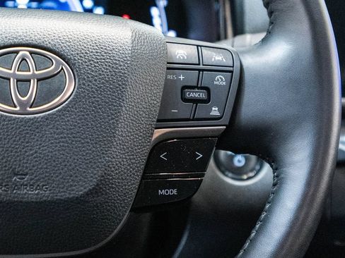 Used 2025 Toyota Camry LE AWD/4WD image 18