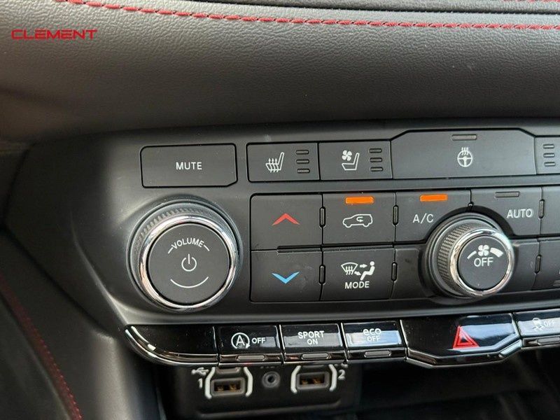 Used 2025 Dodge Durango GT AWD/4WD image 28