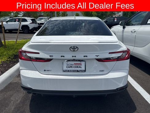 Used 2025 Toyota Camry SE FWD image 5