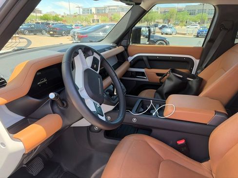 Used 2023 Land Rover Defender 110 S AWD/4WD image 4
