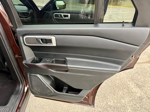 Used 2020 Ford Explorer XLT w/ Equipment Group 202A image 39