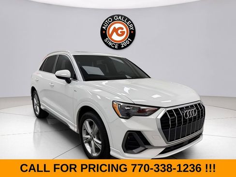 Used 2020 Audi Q3 2.0T Premium w/ Convenience Package AWD/4WD image 1