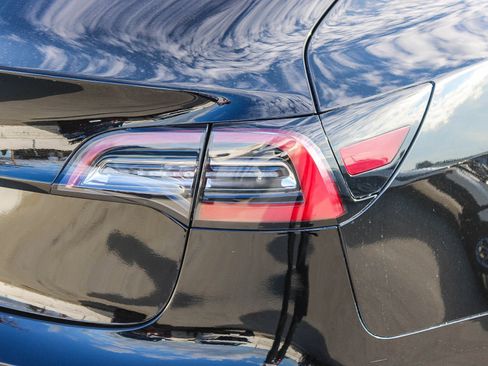 Used 2020 Tesla Model 3 Long Range image 10