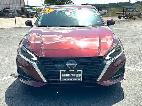 Used 2024 Nissan Altima 2.5 SV w/ SV Premium Package FWD image 11