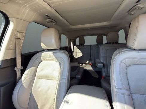 Used 2023 Lincoln Aviator Reserve w/ Equipment Group 201A image 15