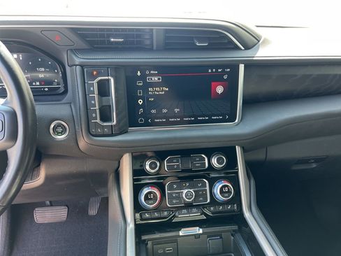 Used 2022 GMC Yukon Denali AWD/4WD image 17