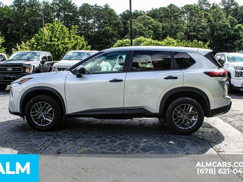 Used 2024 Nissan Rogue S FWD image 7