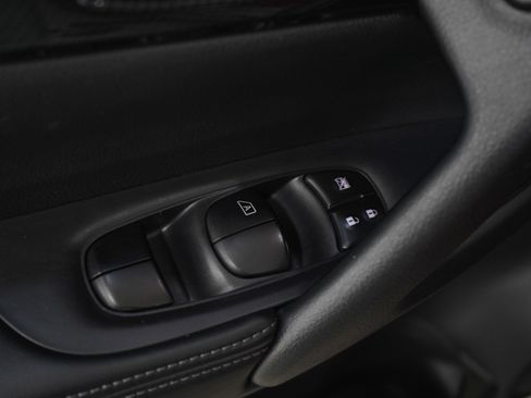 Used 2020 Nissan Rogue SL w/ Premium Package image 21