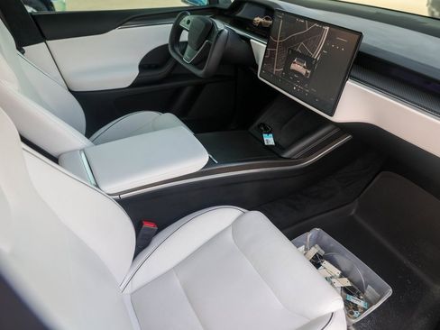 Used 2022 Tesla Model X Plaid image 30