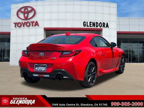 Used 2025 Toyota GR86 Premium w/ ALL Weather Mat Package (TMS) RWD image 10