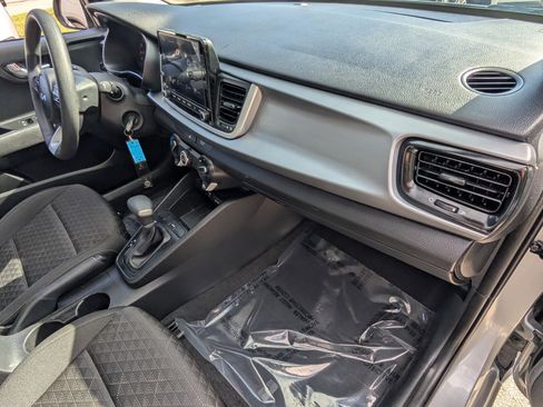 Used 2023 Kia Rio S image 14