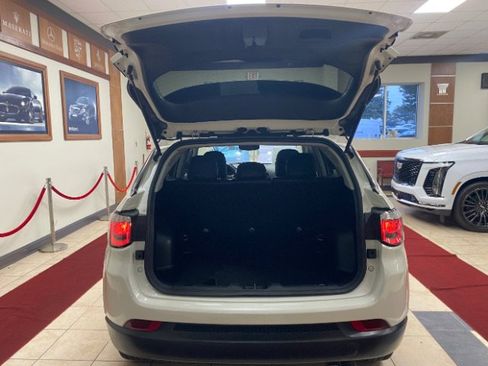 Used 2020 Jeep Compass Limited FWD image 7
