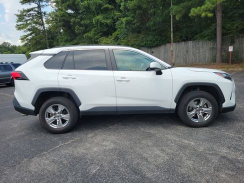 Used 2024 Toyota RAV4 XLE FWD image 6