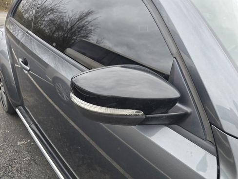 Used 2012 Volkswagen Beetle 2.0T w/ Lamp & Wheel Pkg image 22