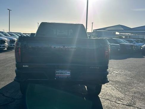 Used 2024 GMC Sierra 2500 AT4 w/ AT4 Premium Plus Package image 4