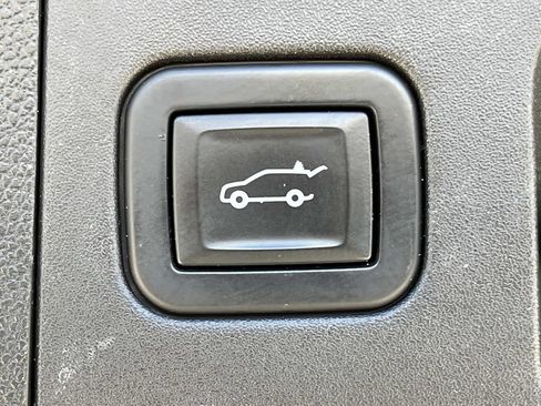 Used 2020 Cadillac XT4 Sport w/ Cold Weather Package FWD image 23