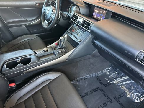 Used 2019 Lexus IS 300 F Sport w/ F Sport Package RWD image 19