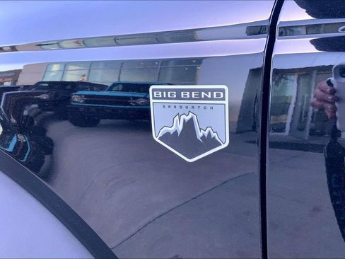Used 2025 Ford Bronco Big Bend w/ Black Diamond Package AWD/4WD image 4