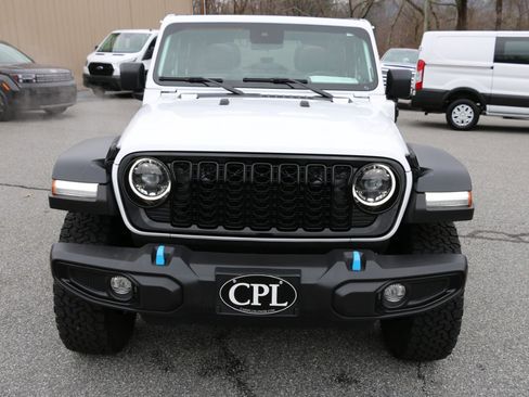 Used 2024 Jeep Wrangler Unlimited image 10