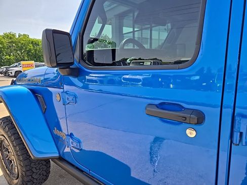 Used 2022 Jeep Wrangler Unlimited Rubicon w/ Trailer Tow Package AWD/4WD image 34