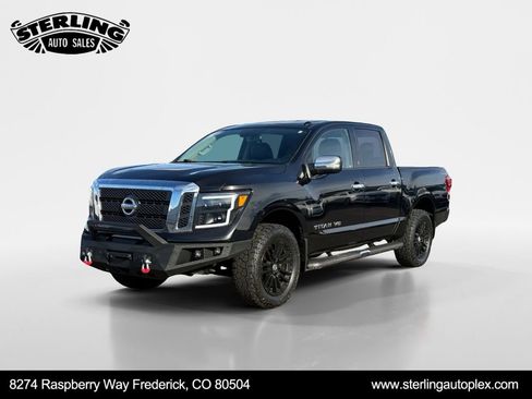 Used 2018 Nissan Titan SL image 1