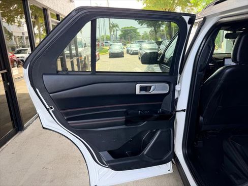 Used 2023 Ford Explorer ST-Line w/ Class IV Trailer Tow Package RWD image 18