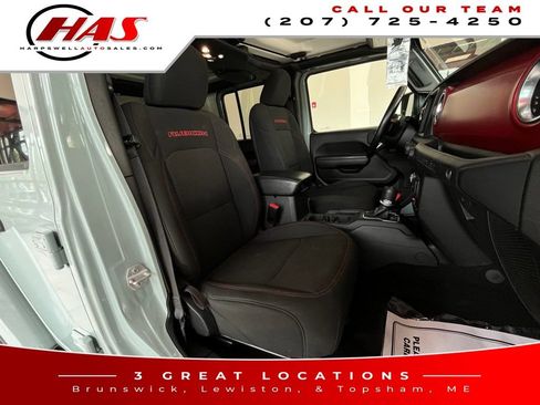 Used 2023 Jeep Wrangler Unlimited Rubicon w/ Cold Weather Group AWD/4WD image 11