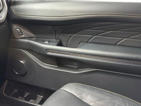Used 2023 Ford Expedition Platinum image 24