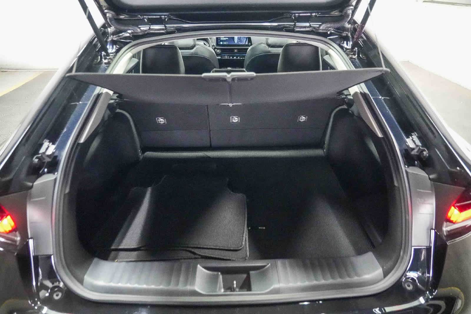 Certified 2024 Toyota Prius XLE FWD image 28