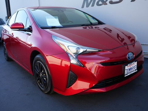 Used 2017 Toyota Prius Two w/ Carpet Mat Package image 4