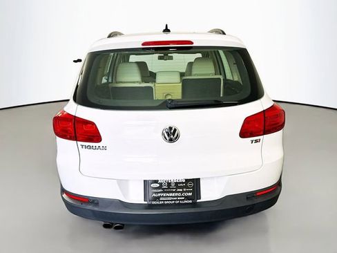 Used 2017 Volkswagen Tiguan S image 6