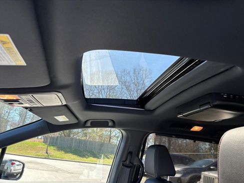 Used 2024 Honda Odyssey Sport image 11