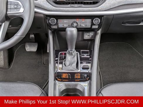 Certified 2025 Jeep Compass Latitude AWD/4WD image 18