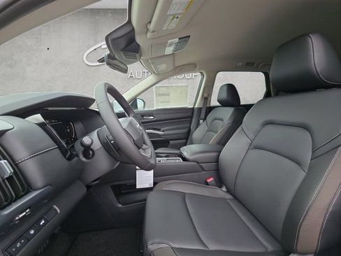 New 2026 Nissan Pathfinder SL FWD image 19