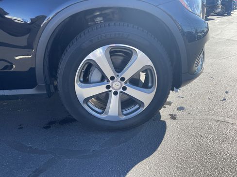 Used 2017 Mercedes-Benz GLC 300 4MATIC image 13