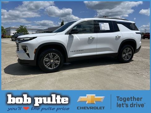 Used 2024 Chevrolet Traverse LT FWD image 1