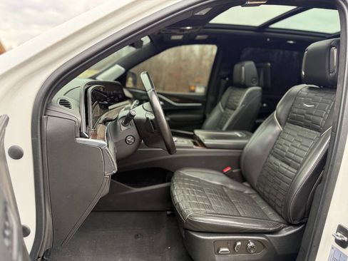 Used 2021 Cadillac Escalade ESV Sport Platinum image 3