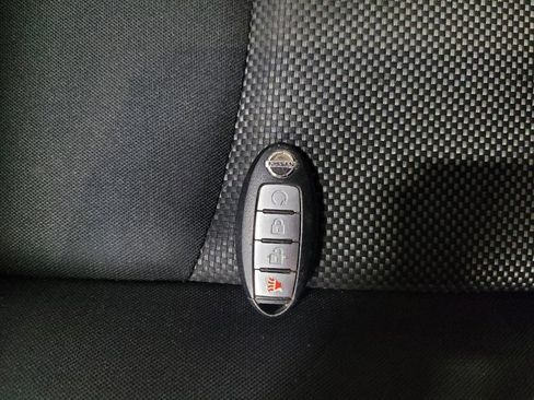 Used 2017 Nissan Pathfinder SV AWD/4WD image 32