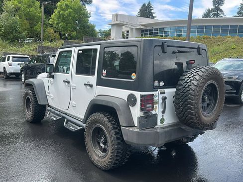 Used 2015 Jeep Wrangler Unlimited Sport w/ Quick Order Package 24S AWD/4WD image 3