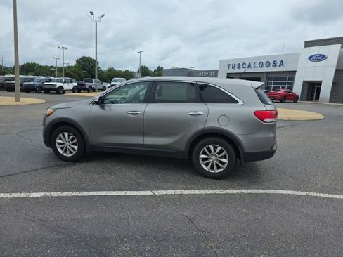 Used 2017 Kia Sorento L FWD image 6