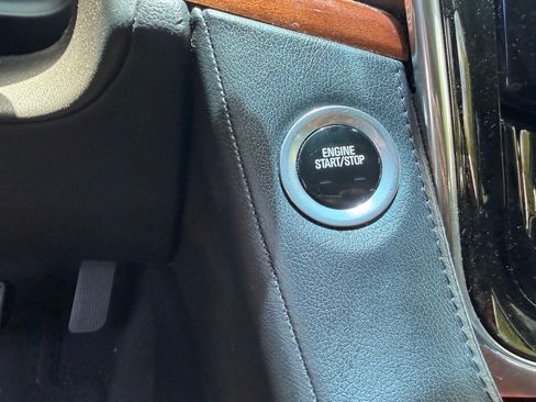 Used 2016 Cadillac Escalade ESV Luxury RWD image 10